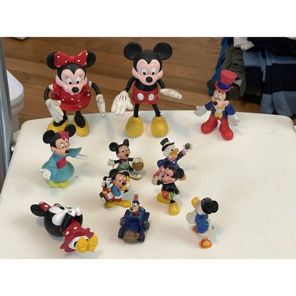 Collection of 11 mickey and mini mouse , Disneyland Must...